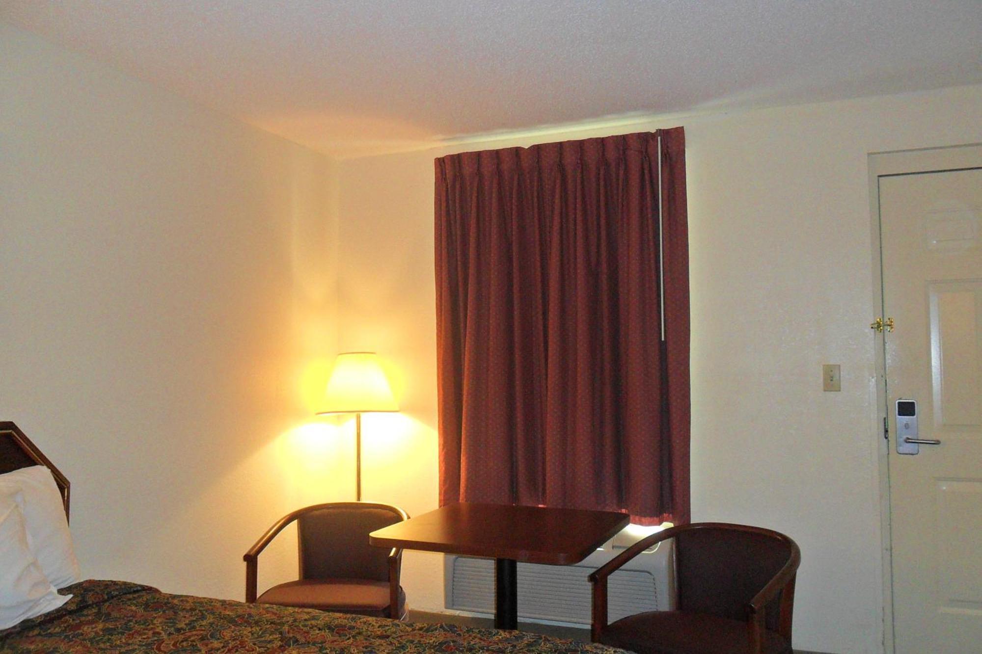 Luxury Inn & Suites Selma Habitación foto
