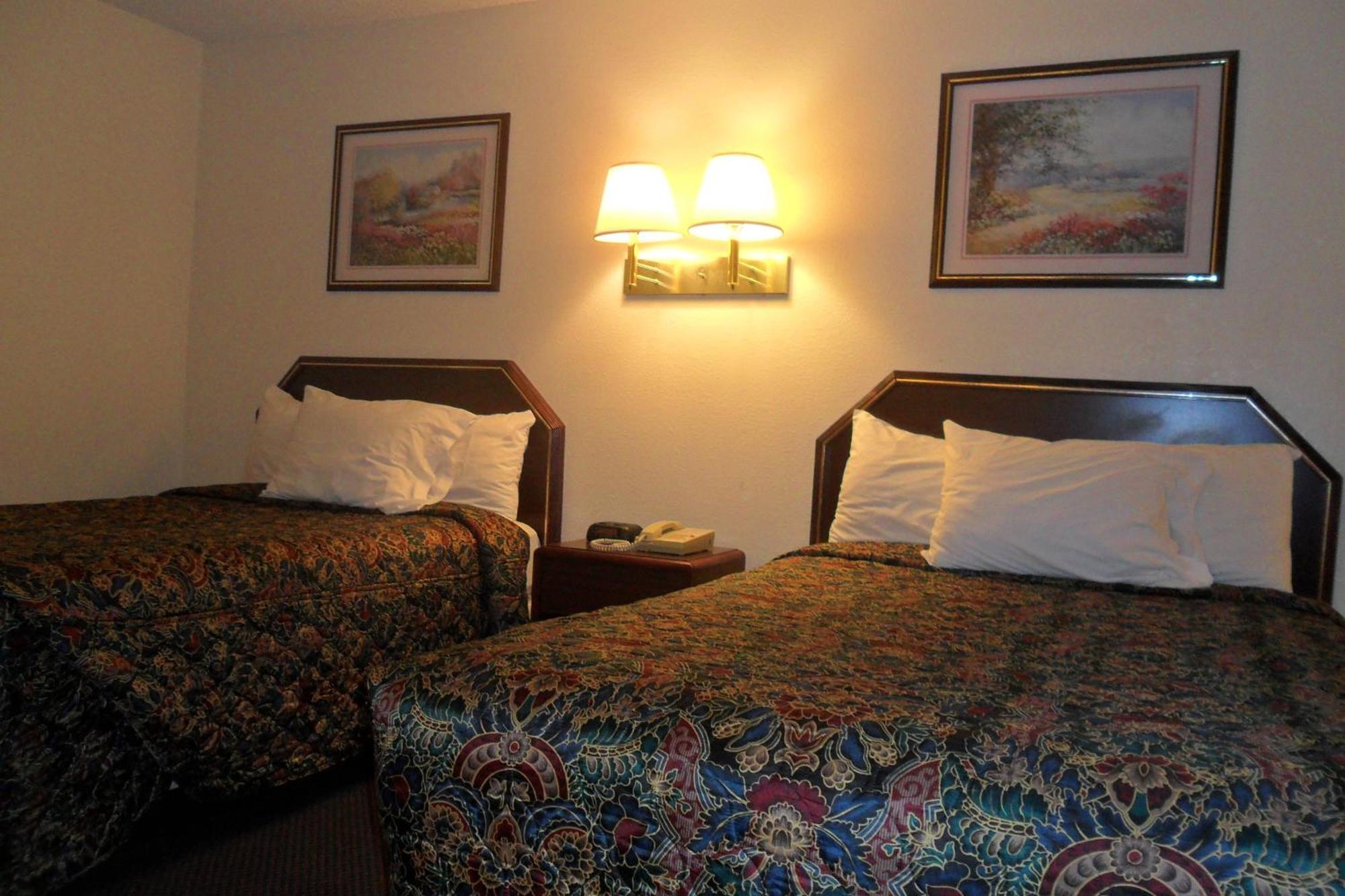 Luxury Inn & Suites Selma Habitación foto